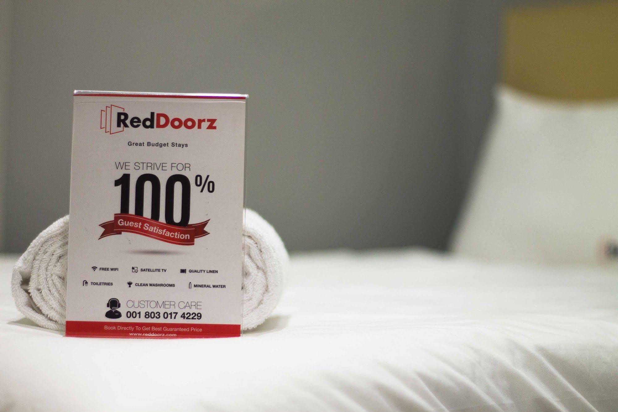 Reddoorz Apartment @ Green Pramuka Jakarta Extérieur photo